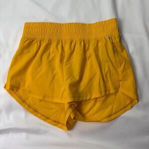 DSG Women’s Size S High Rise Stride Short University Gold New  (Item 33)